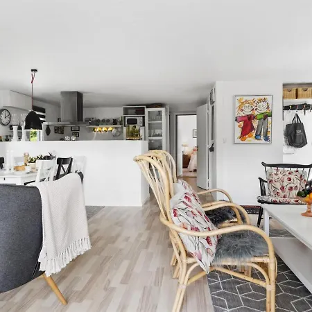 Ditleif - 400m From The Sea In Ne Jutland By Interhome * Hals